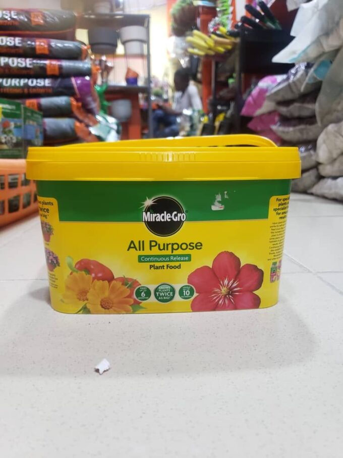 Miracle-Gro All Purpose Continuous Release Plant Food - 6 Months, 40m2 - 2kg Tub